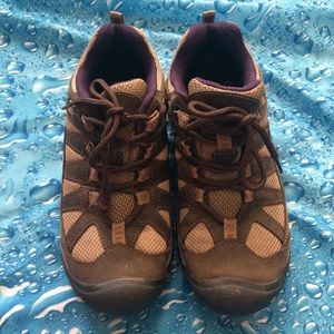 Keen Sz 7 Oakridge Hiking Trail Shoes